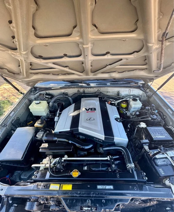 1998 Lexus LX 2nd Gen - Image 12 of 17