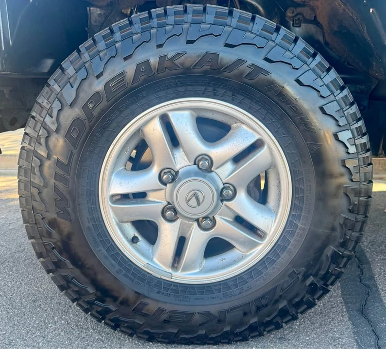 1998 Lexus LX 2nd Gen - Image 13 of 17