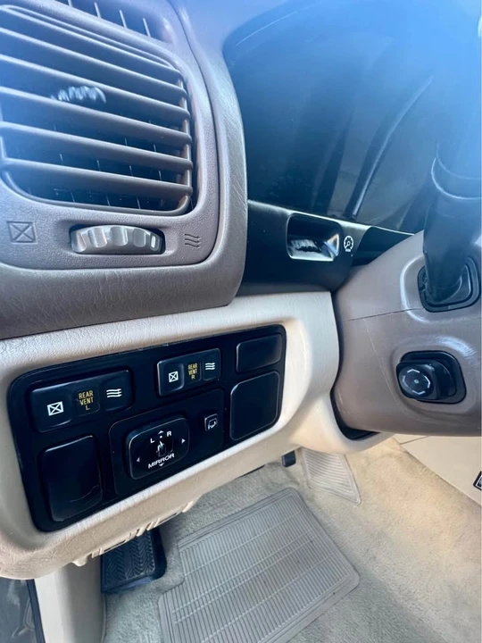 1998 Lexus LX 2nd Gen - Image 15 of 17
