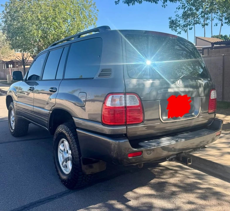 1998 Lexus LX 2nd Gen - Image 4 of 17