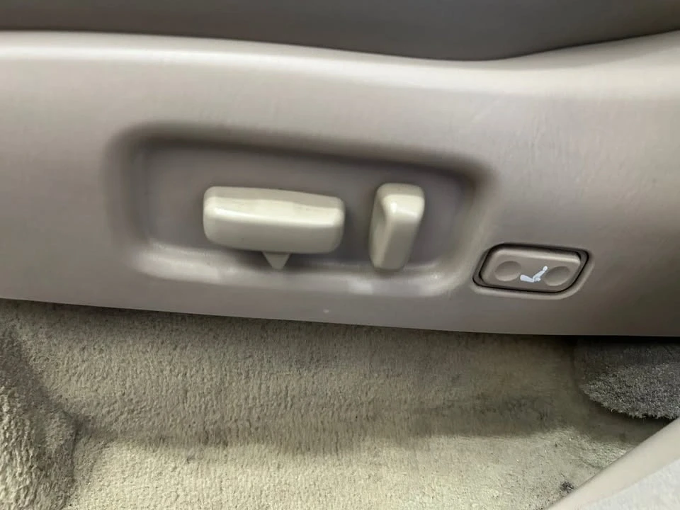 1998 Lexus LX 2nd Gen - Image 10 of 18