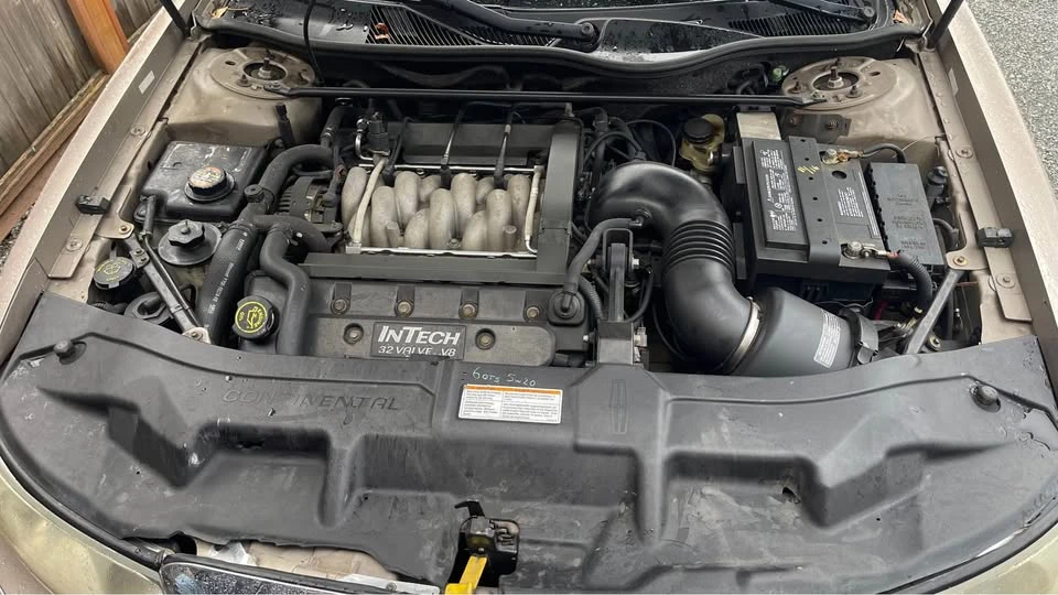 1998 Lincoln Continental 9th Gen - Image 9 of 11