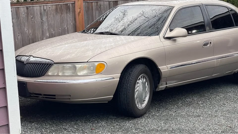 1998 Lincoln Continental 9th Gen - Image 2 of 11