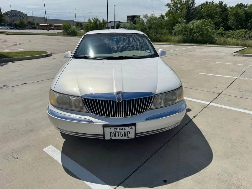 1998 Lincoln Continental 9th Gen - Image 2 of 10