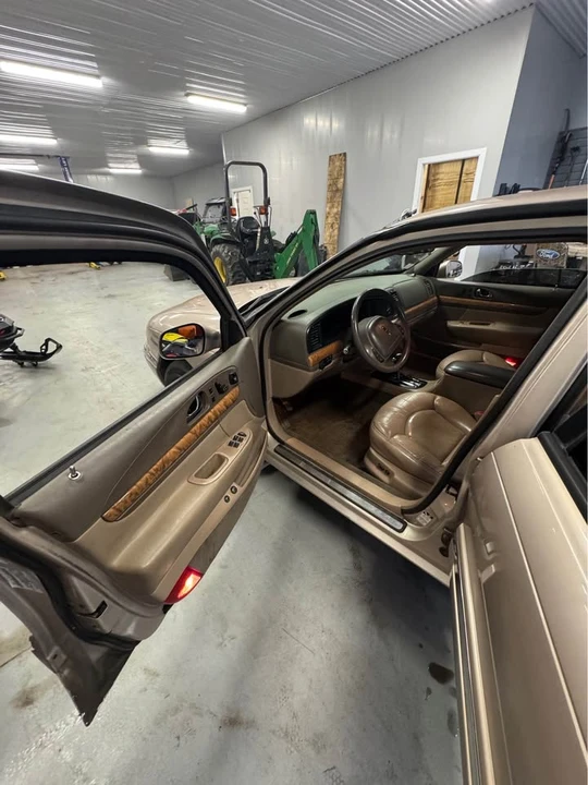 1998 Lincoln Continental 9th Gen - Image 11 of 20