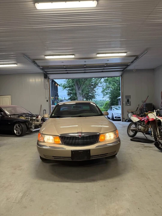 1998 Lincoln Continental 9th Gen - Image 8 of 20