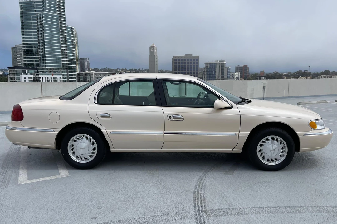 1998 Lincoln Continental 9th Gen - Image 3 of 31