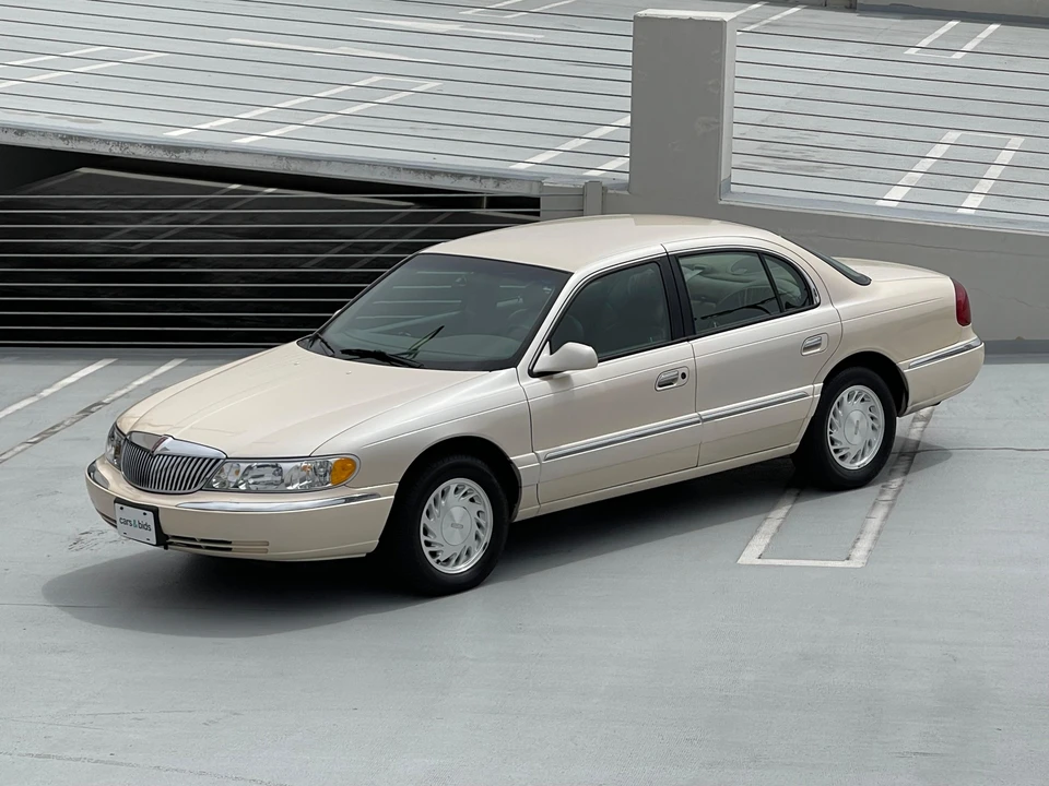 1998 Lincoln Continental 9th Gen - Image 8 of 31