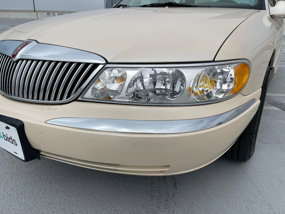 1998 Lincoln Continental 9th Gen - Image 18 of 31