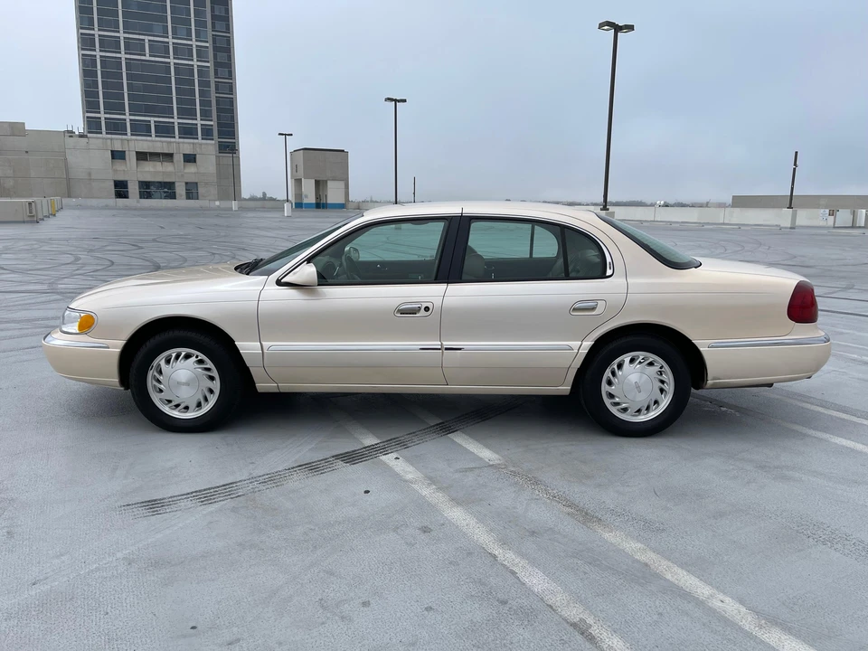 1998 Lincoln Continental 9th Gen - Image 10 of 31