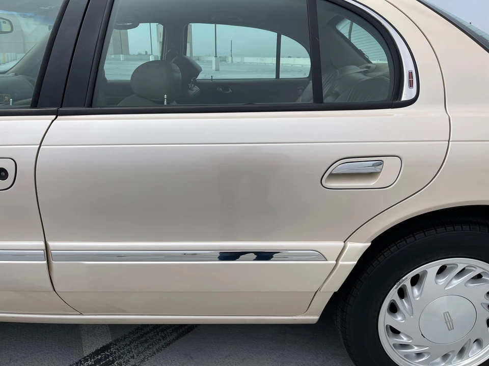 1998 Lincoln Continental 9th Gen - Image 25 of 31