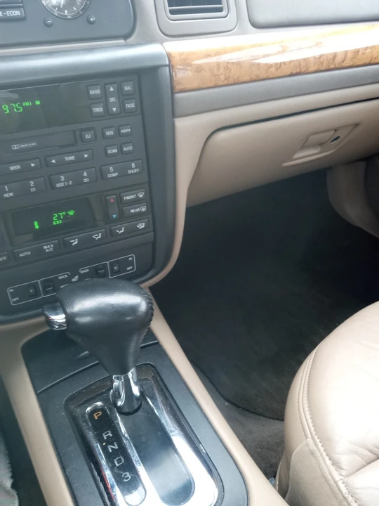 1998 Lincoln Continental 9th Gen - Image 12 of 13