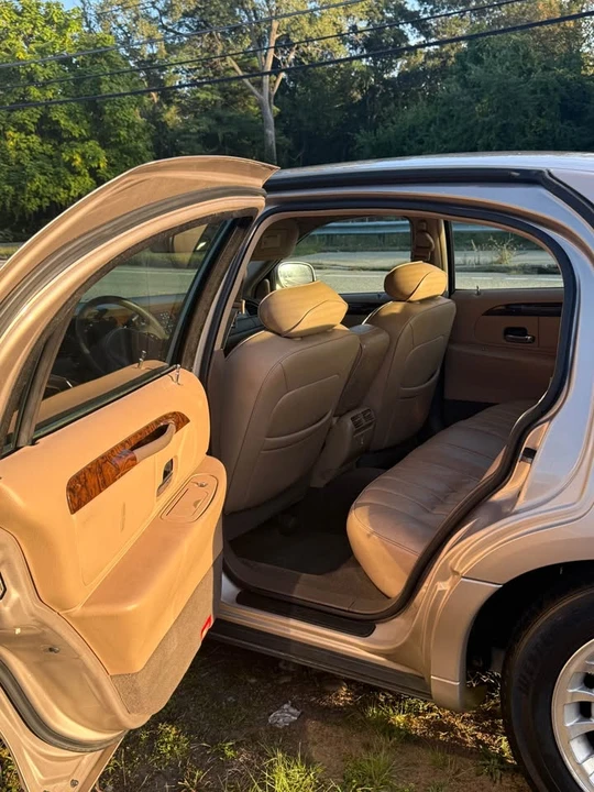 1998 Lincoln Continental 9th Gen - Image 7 of 10