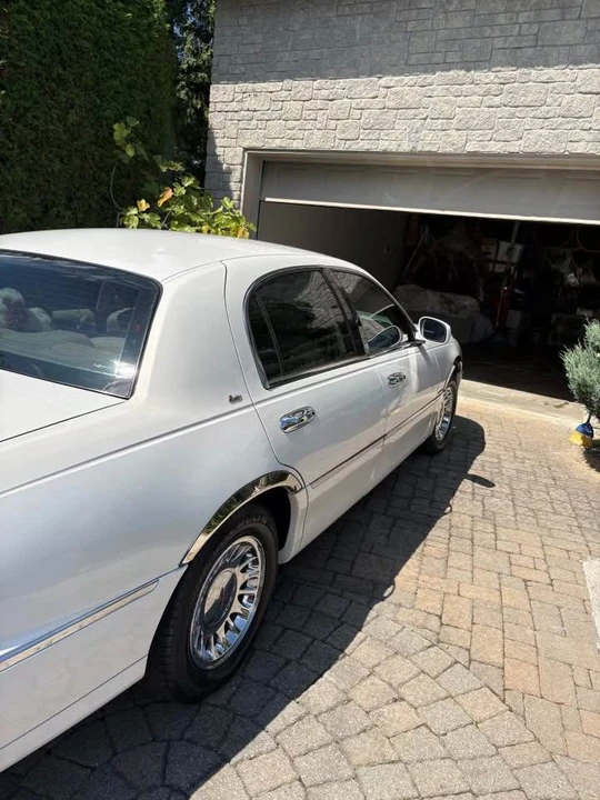 1998 Lincoln Continental 9th Gen - Image 3 of 9
