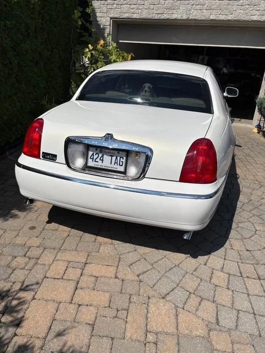 1998 Lincoln Continental 9th Gen - Image 2 of 9