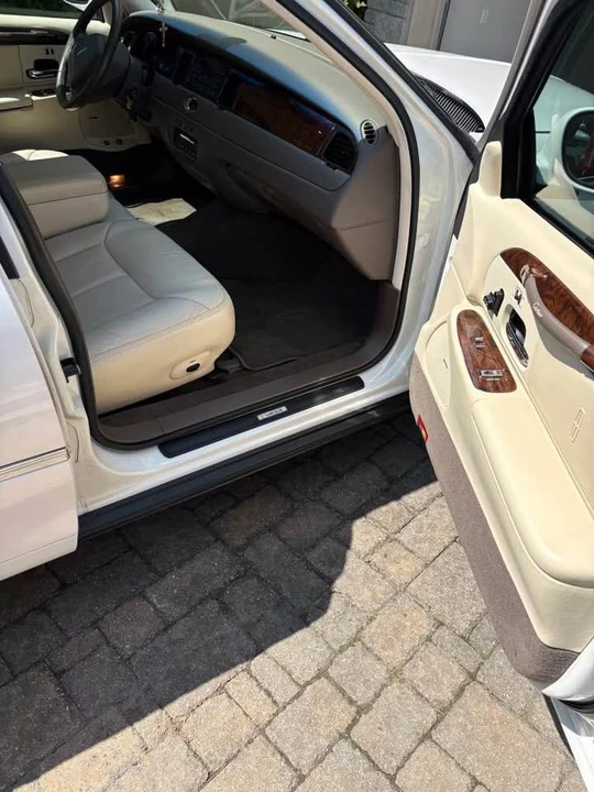 1998 Lincoln Continental 9th Gen - Image 7 of 9