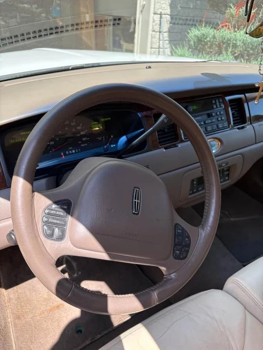 1998 Lincoln Continental 9th Gen - Image 6 of 9