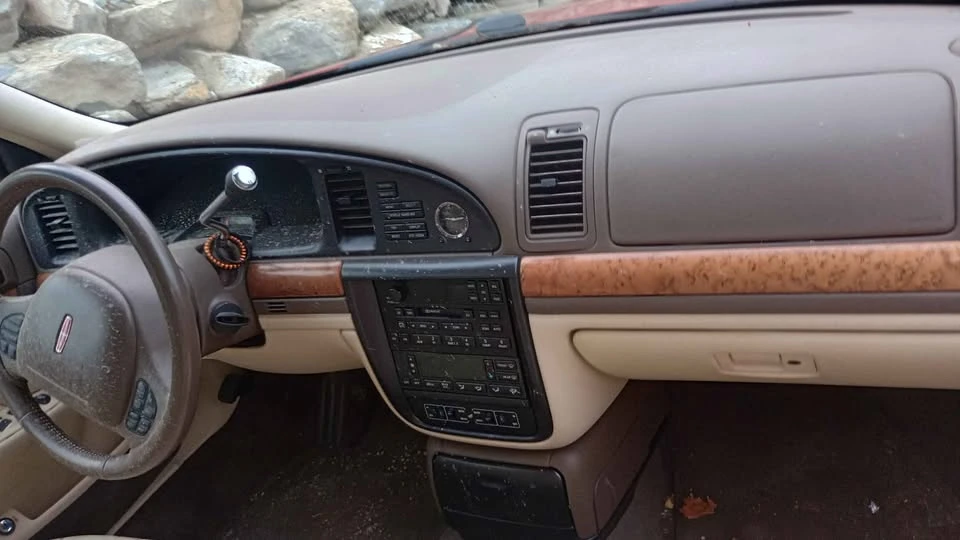 1998 Lincoln Continental 9th Gen - Image 7 of 8