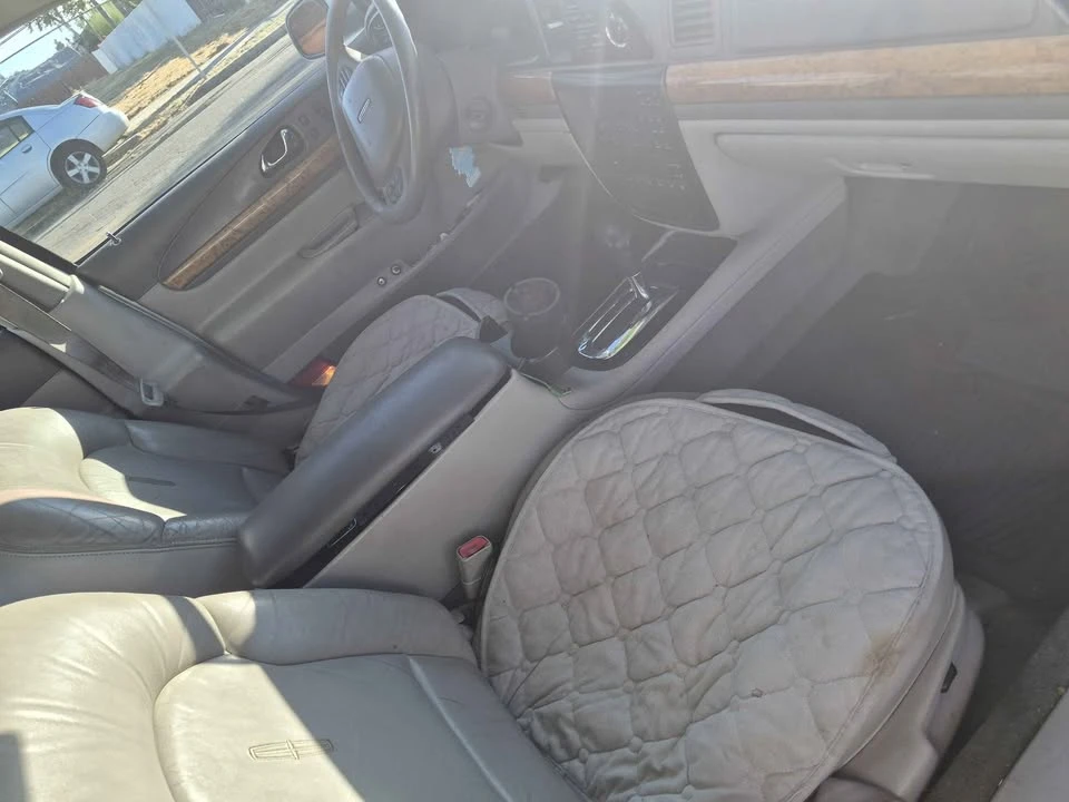 1998 Lincoln Continental 9th Gen - Image 9 of 10