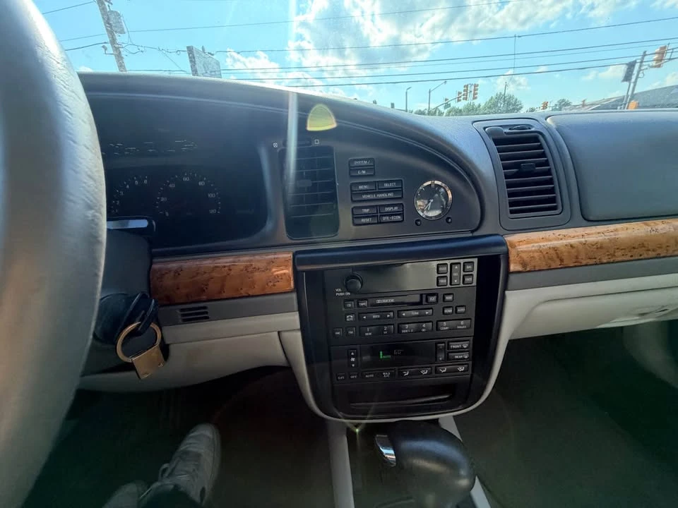 1998 Lincoln Continental 9th Gen - Image 15 of 15