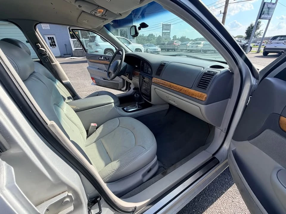 1998 Lincoln Continental 9th Gen - Image 10 of 15
