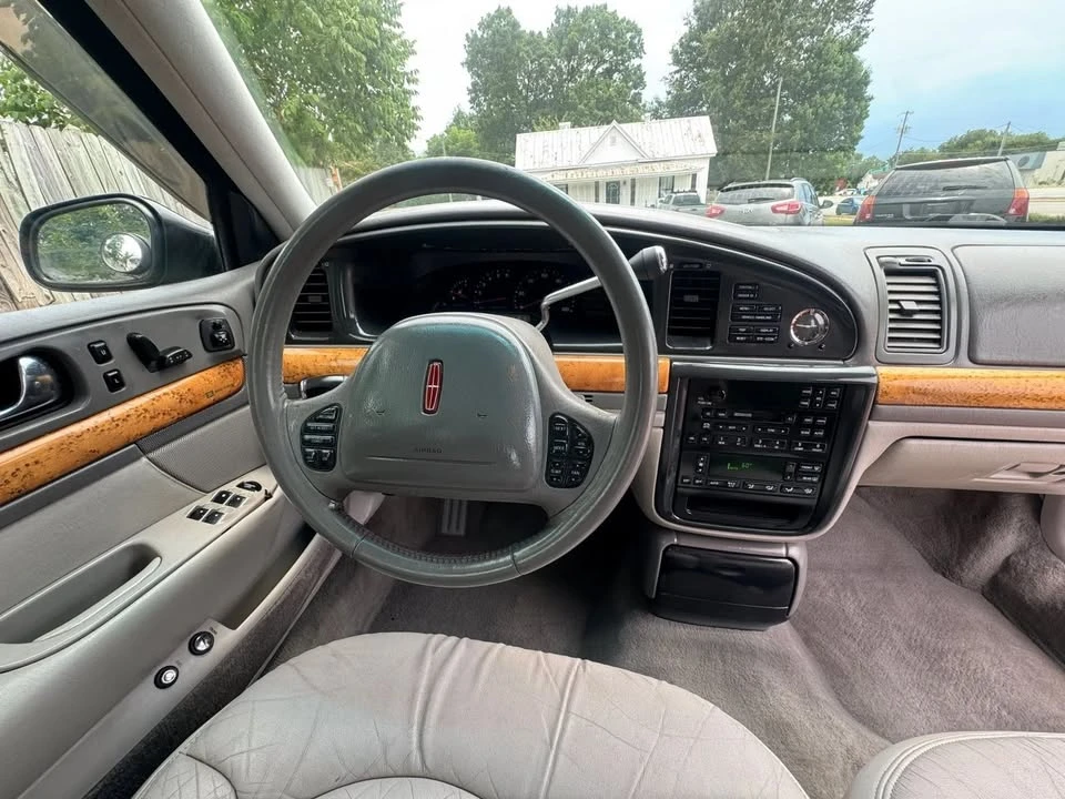 1998 Lincoln Continental 9th Gen - Image 13 of 19