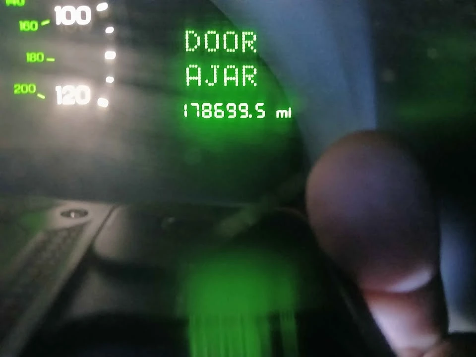 1998 Lincoln Continental 9th Gen - Image 7 of 8
