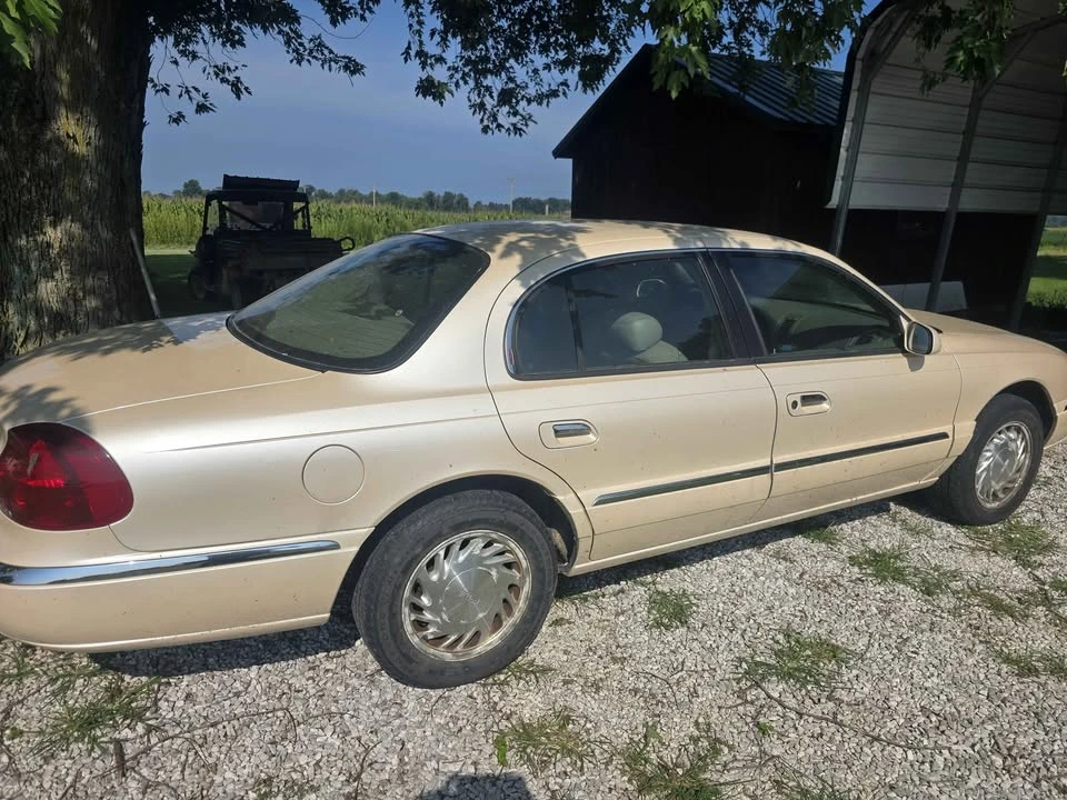 1998 Lincoln Continental 9th Gen - Image 2 of 4