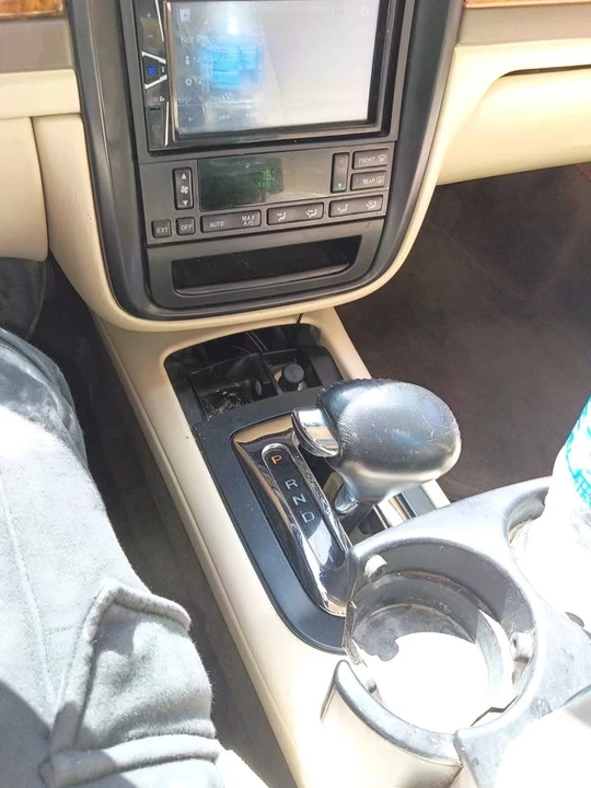 1998 Lincoln Continental 9th Gen - Image 13 of 16