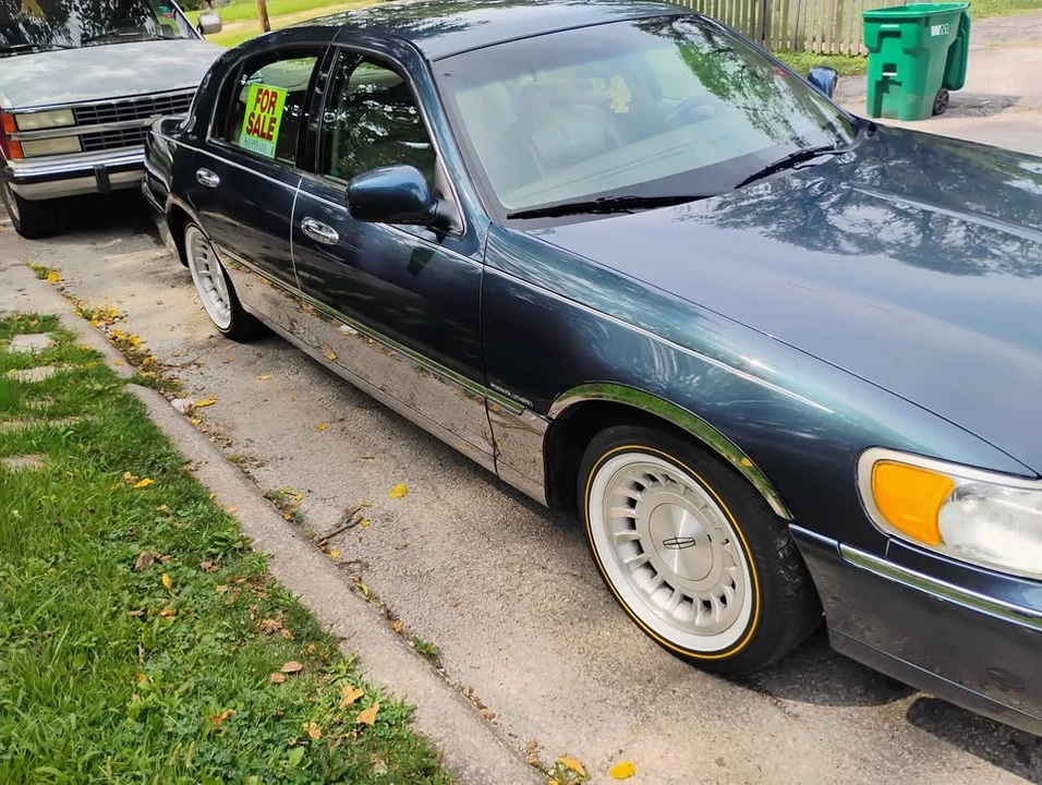 1998 Lincoln Continental 9th Gen - Image 5 of 7