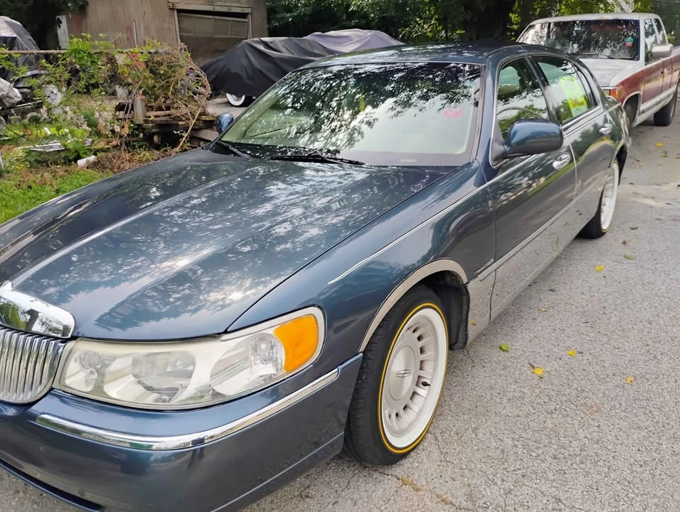 1998 Lincoln Continental 9th Gen - Image 4 of 7