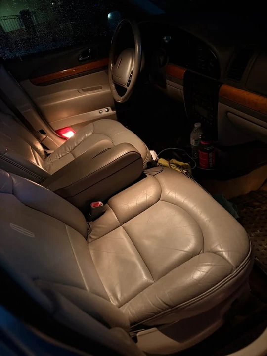 1998 Lincoln Continental 9th Gen - Image 4 of 5