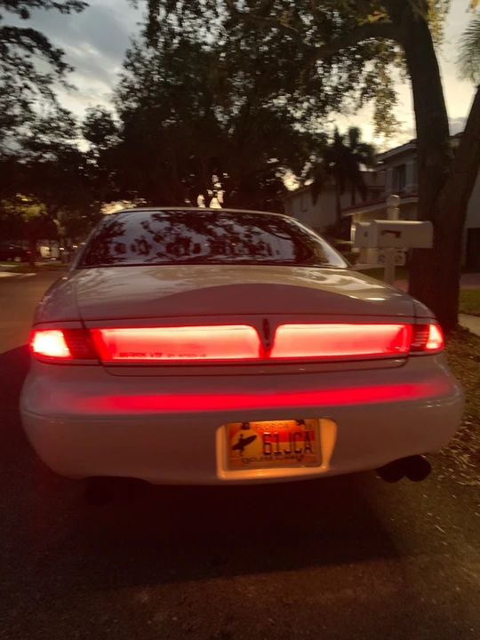 1998 Lincoln Continental Mark VIII - Image 11 of 21