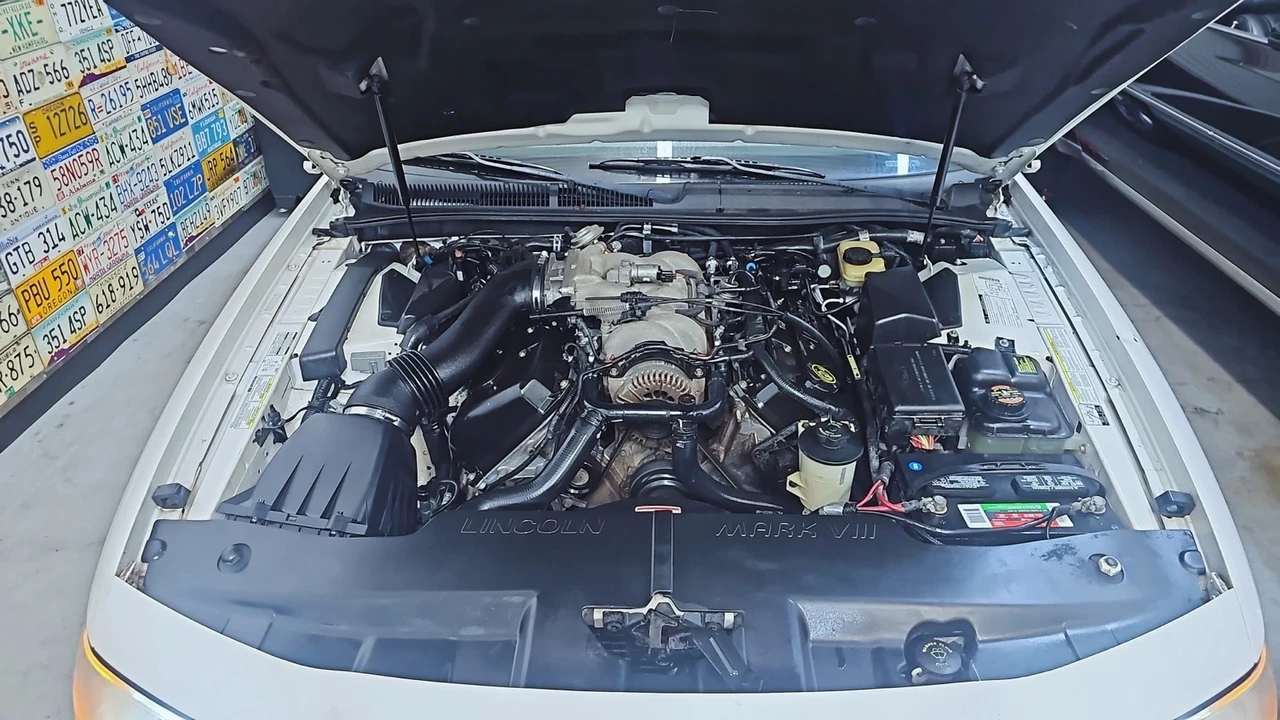 1998 Lincoln Continental Mark VIII - Image 18 of 21