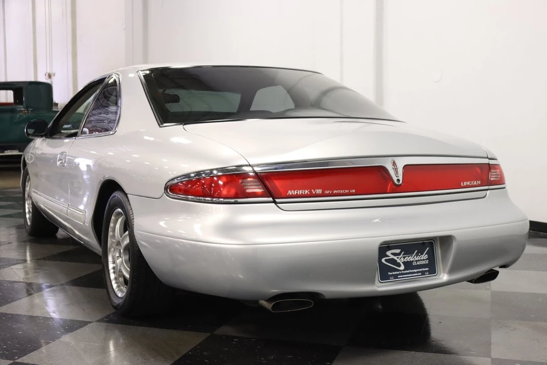 1998 Lincoln Continental Mark VIII - Image 10 of 12