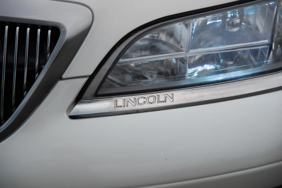 1998 Lincoln Continental Mark VIII - Image 22 of 31