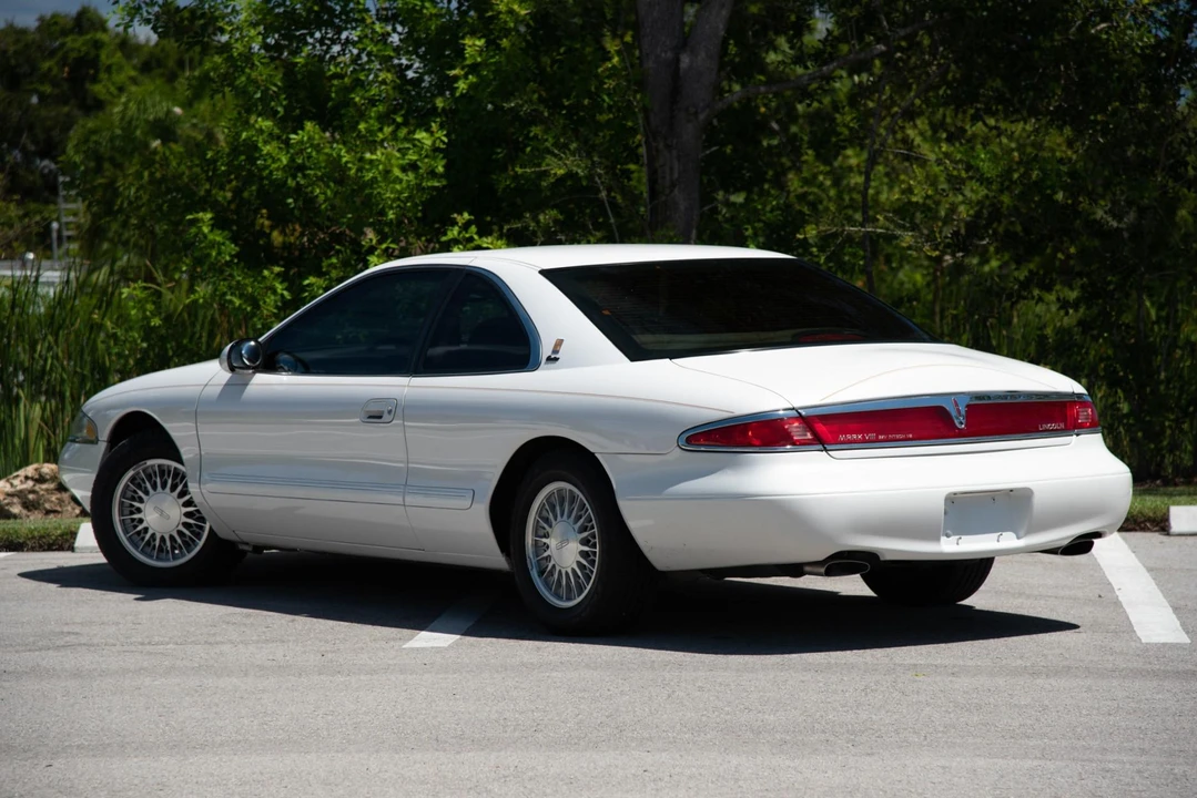 1998 Lincoln Continental Mark VIII - Image 11 of 31