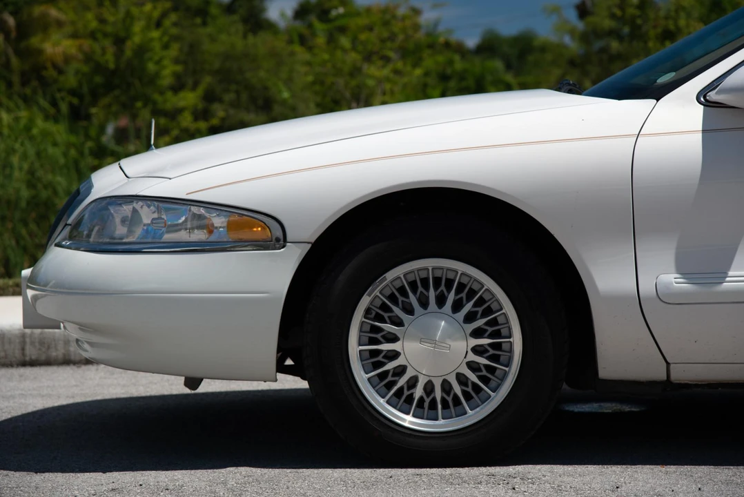 1998 Lincoln Continental Mark VIII - Image 25 of 31