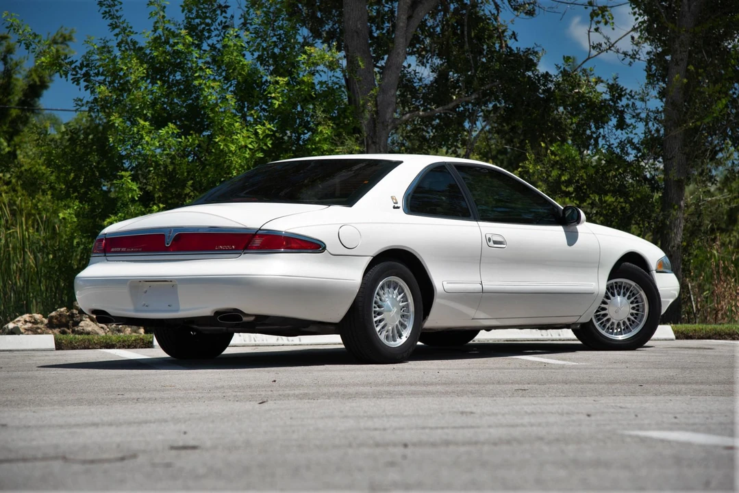 1998 Lincoln Continental Mark VIII - Image 16 of 31