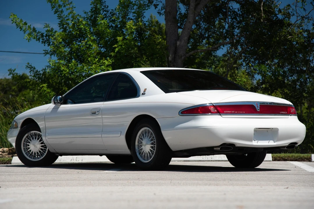 1998 Lincoln Continental Mark VIII - Image 5 of 31