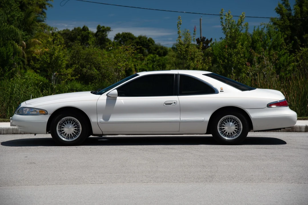 1998 Lincoln Continental Mark VIII - Image 10 of 31