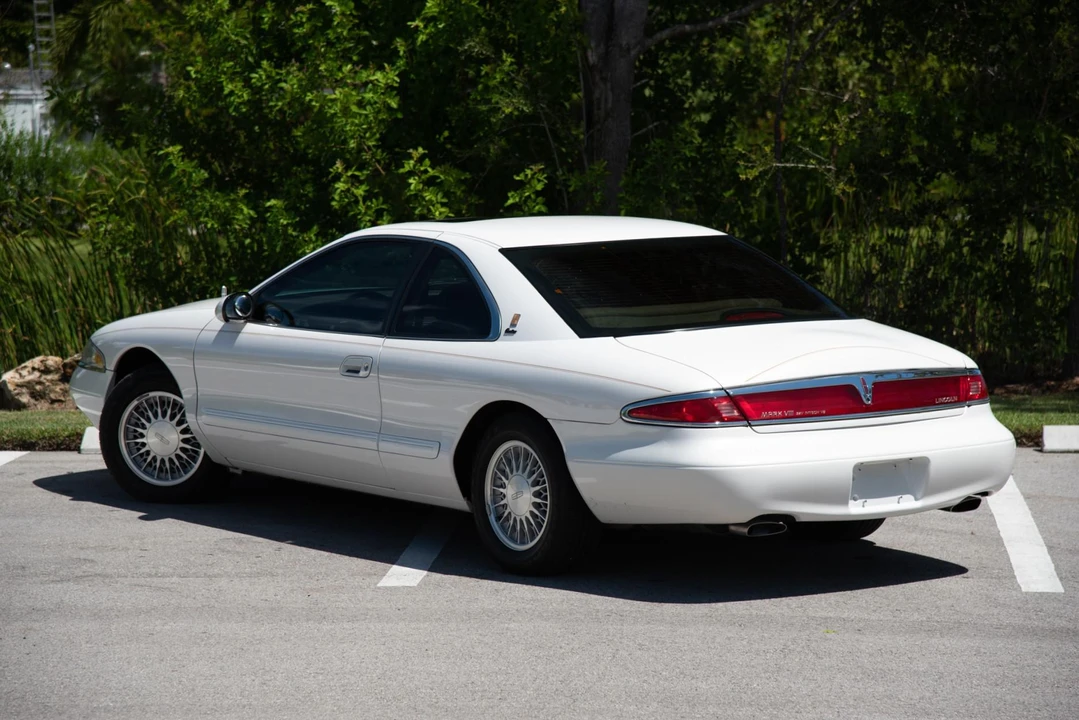 1998 Lincoln Continental Mark VIII - Image 12 of 31
