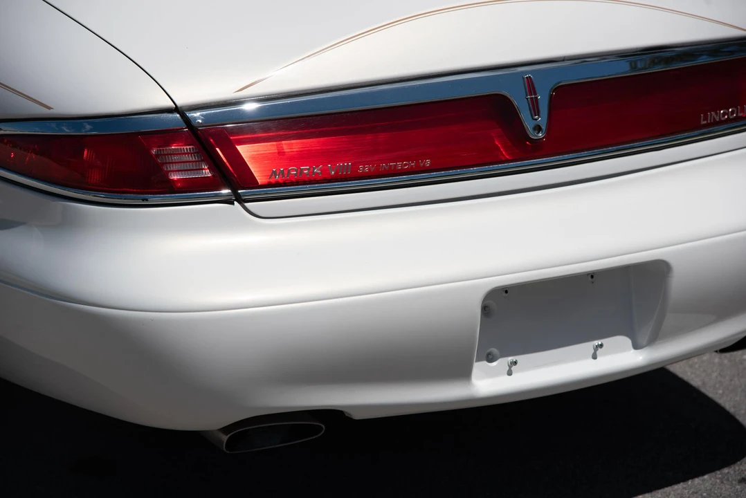 1998 Lincoln Continental Mark VIII - Image 28 of 31