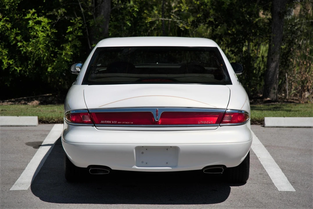 1998 Lincoln Continental Mark VIII - Image 13 of 31