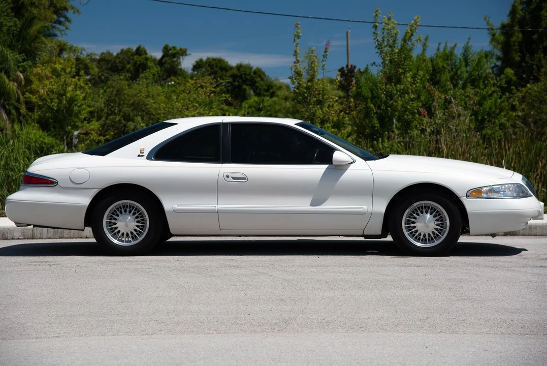 1998 Lincoln Continental Mark VIII - Image 3 of 31
