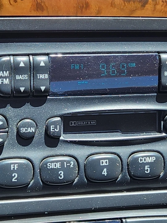 1998 Lincoln Continental Mark VIII - Image 10 of 13