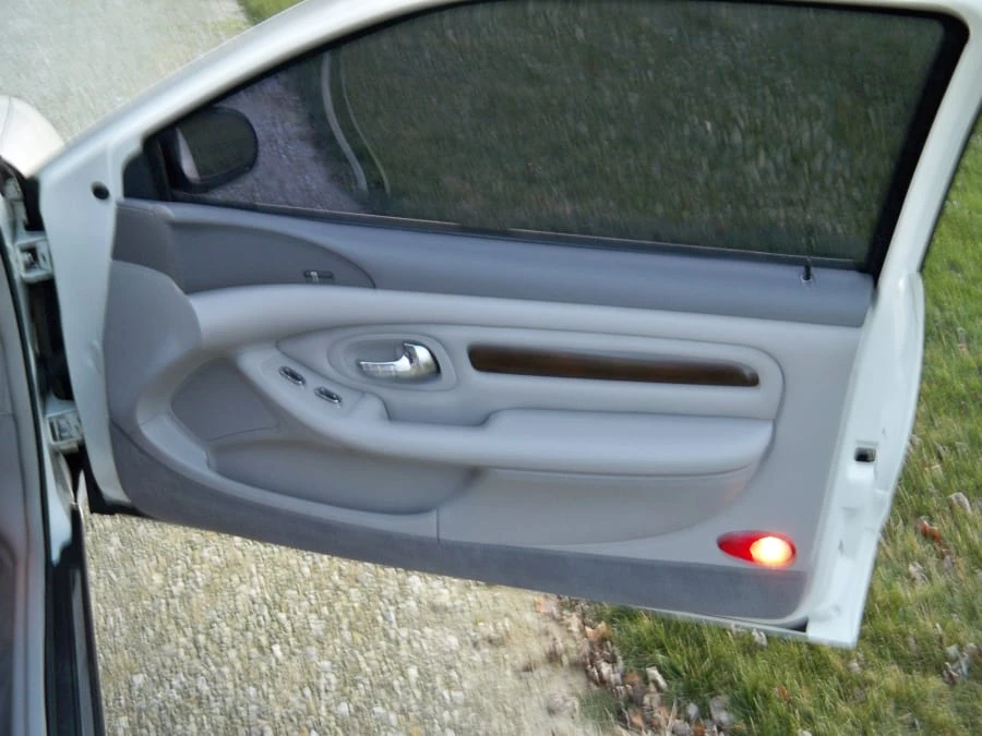 1998 Lincoln Continental Mark VIII - Image 8 of 12