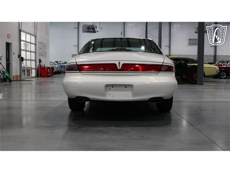 1998 Lincoln Continental Mark VIII - Image 17 of 31