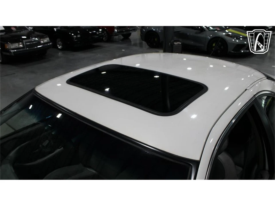 1998 Lincoln Continental Mark VIII - Image 24 of 31