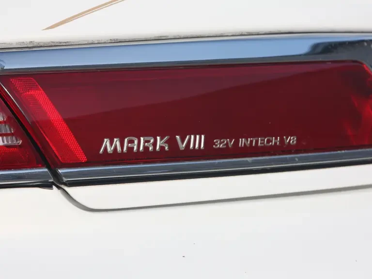 1998 Lincoln Continental Mark VIII - Image 24 of 31